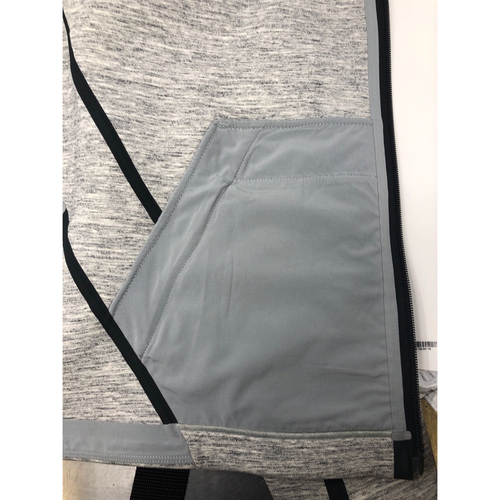 *SOLD* LULULEMON STRATUM Hoodie Jacket Size L - Picture 5 of 8